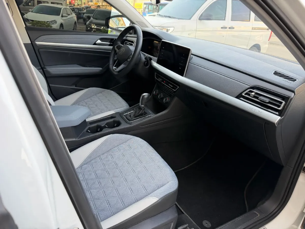 2023 Volkswagen Lavida 1.5T 160HP L4 7DCT,autocango,china used car exporter,china ev exporter,chinese used car exporter,chinese used ev exporter