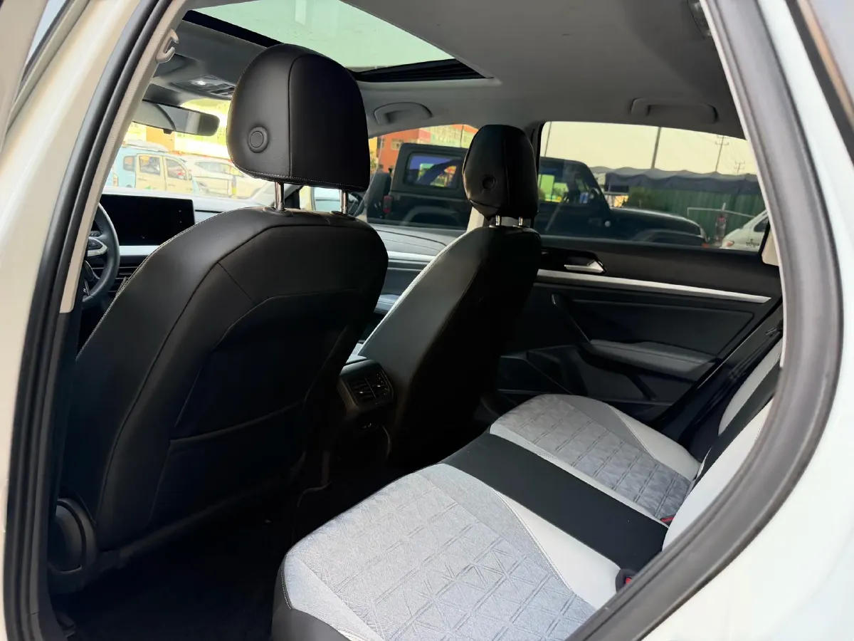 2023 Volkswagen Lavida 1.5T 160HP L4 7DCT,autocango,china used car exporter,china ev exporter,chinese used car exporter,chinese used ev exporter