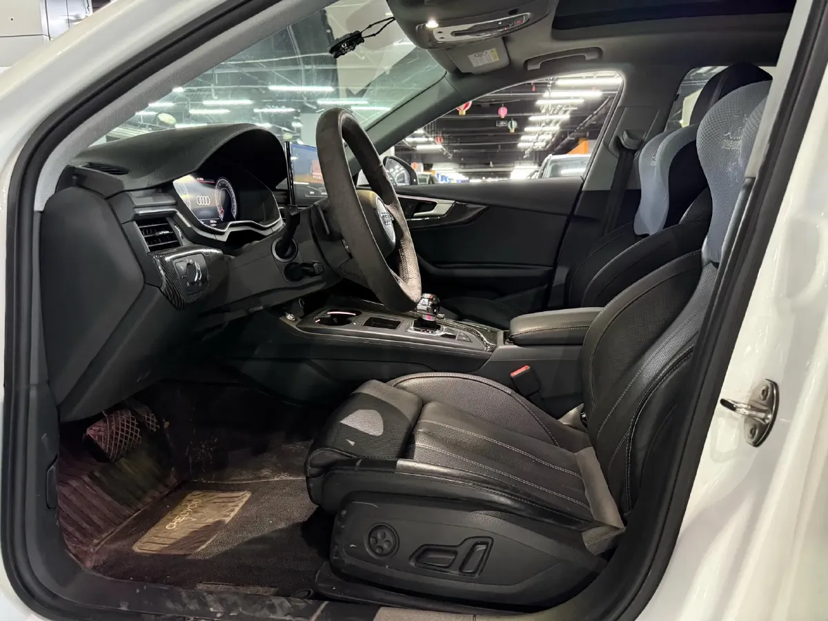 2020 Audi A4L 2.0T 150HP L4 7DCT,autocango,china used car exporter,china ev exporter,chinese used car exporter,chinese used ev exporter