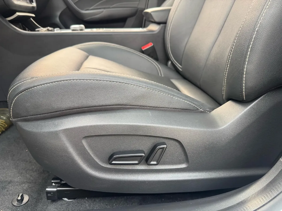 2017 Roewe i6 1.0T 125HP L3 2AT PHEV,autocango,china used car exporter,china ev exporter,chinese used car exporter,chinese used ev exporter