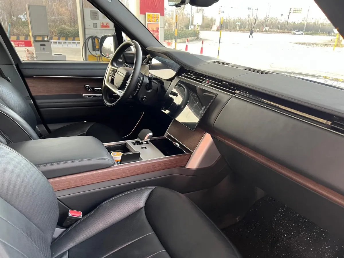 2024 Land Rover Range Rover 3.0T 400HP L6 8AT,autocango,china used car exporter,china ev exporter,chinese used car exporter,chinese used ev exporter