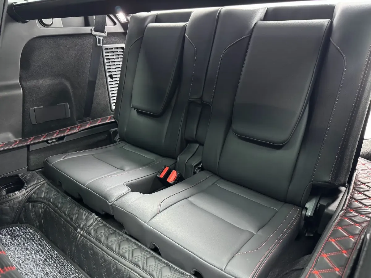 2020 Land Rover Discovery Sport 2.0T 249HP L4 9AT,autocango,china used car exporter,china ev exporter,chinese used car exporter,chinese used ev exporter