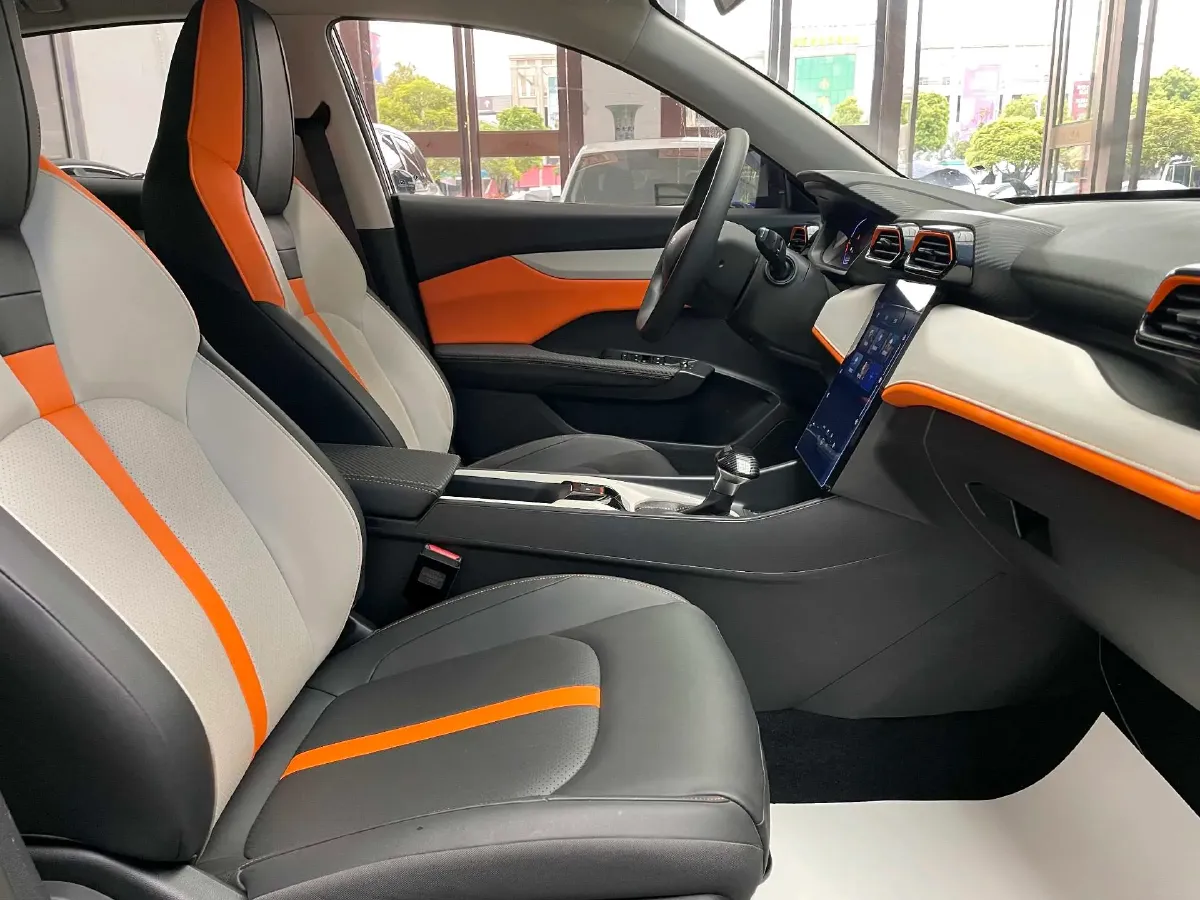 2023 DongFeng Aeolus YiXuan 1.5L 125HP L4 6DCT,autocango,china used car exporter,china ev exporter,chinese used car exporter,chinese used ev exporter