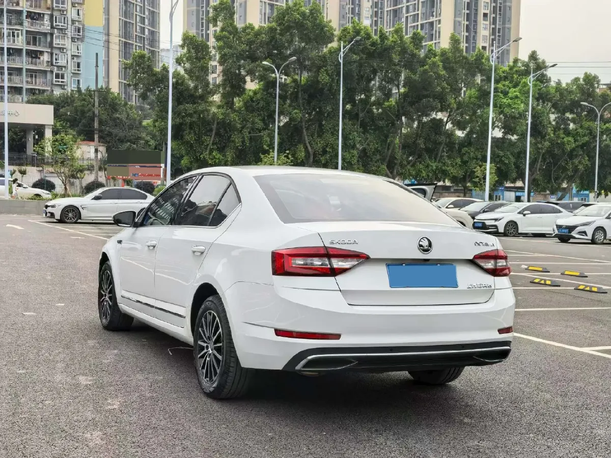 2019 Skoda Octavia 1.5L 116HP L4 6AT,autocango,china used car exporter,china ev exporter,chinese used car exporter,chinese used ev exporter