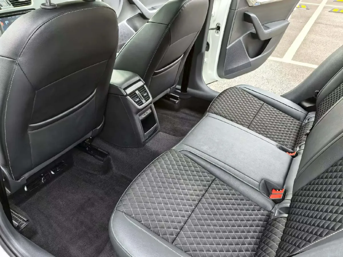 2019 Skoda Octavia 1.5L 116HP L4 6AT,autocango,china used car exporter,china ev exporter,chinese used car exporter,chinese used ev exporter