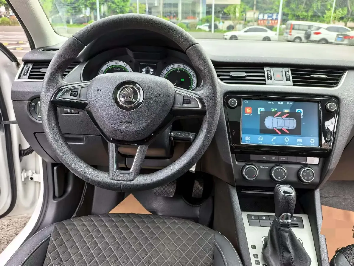 2019 Skoda Octavia 1.5L 116HP L4 6AT,autocango,china used car exporter,china ev exporter,chinese used car exporter,chinese used ev exporter