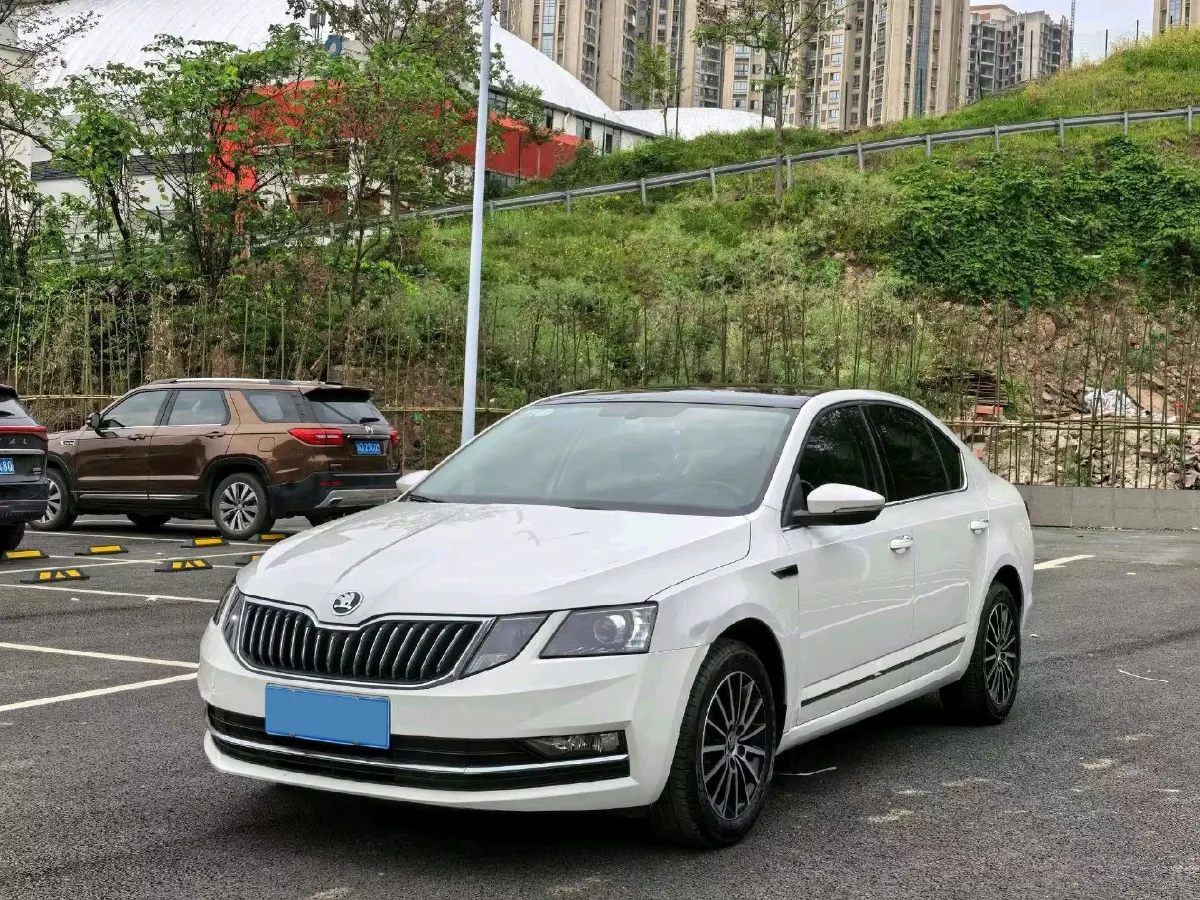 2019 Skoda Octavia 1.5L 116HP L4 6AT,autocango,china used car exporter,china ev exporter,chinese used car exporter,chinese used ev exporter