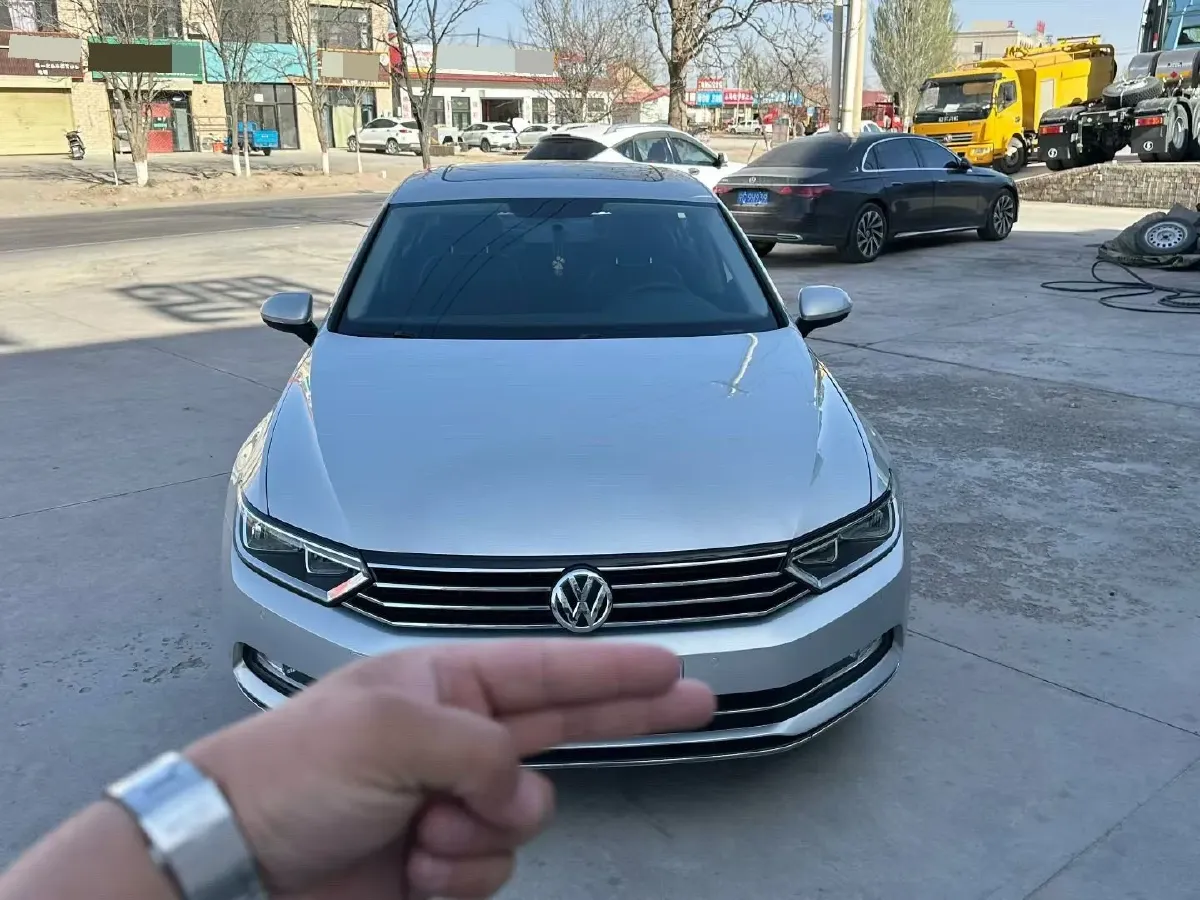 2018 Volkswagen Magotan 1.8T 180HP L4 7DCT,autocango,china used car exporter,china ev exporter,chinese used car exporter,chinese used ev exporter