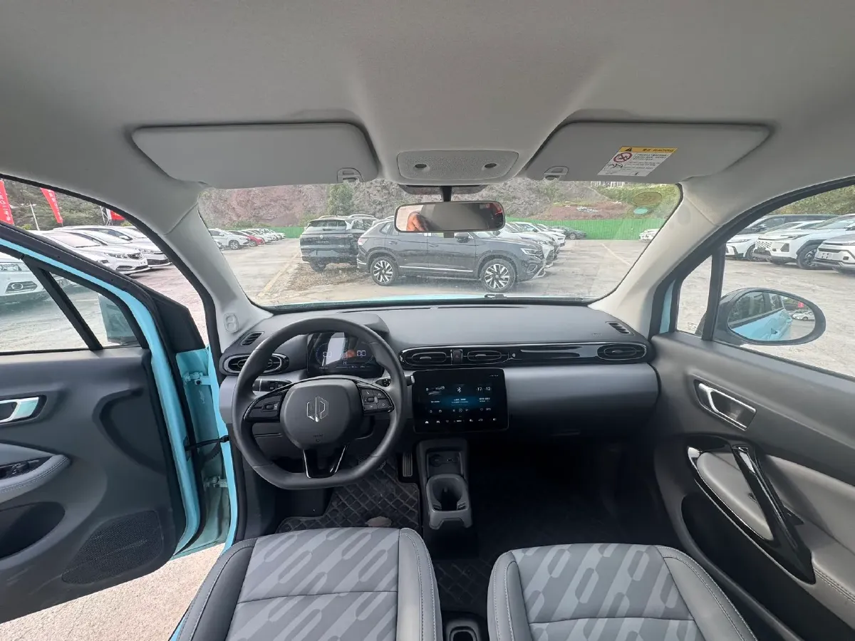 2025 Leapmotor T03 BEV 41.3KWH,autocango,china used car exporter,china ev exporter,chinese used car exporter,chinese used ev exporter