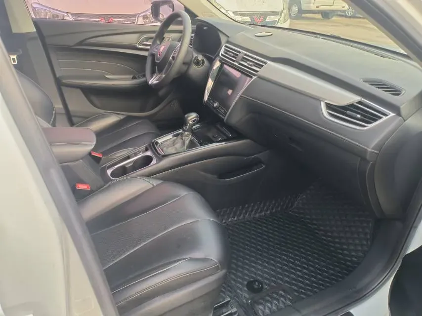 2020 Roewe i5 1.5L 120HP L4 CVT,autocango,china used car exporter,china ev exporter,chinese used car exporter,chinese used ev exporter