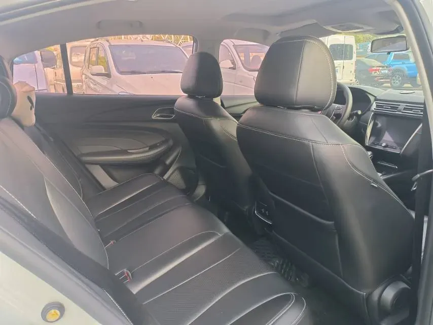 2020 Roewe i5 1.5L 120HP L4 CVT,autocango,china used car exporter,china ev exporter,chinese used car exporter,chinese used ev exporter