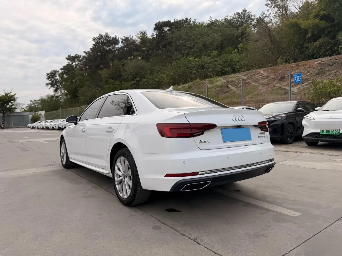 2019 Audi A4L 2.0T 190HP L4 7DCT,autocango,china used car exporter,china ev exporter,chinese used car exporter,chinese used ev exporter
