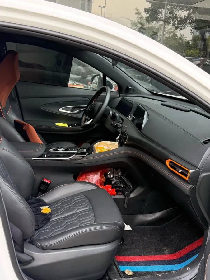 2022 ChangAn UNI-T 1.5T 188HP L4 7DCT,autocango,china used car exporter,china ev exporter,chinese used car exporter,chinese used ev exporter