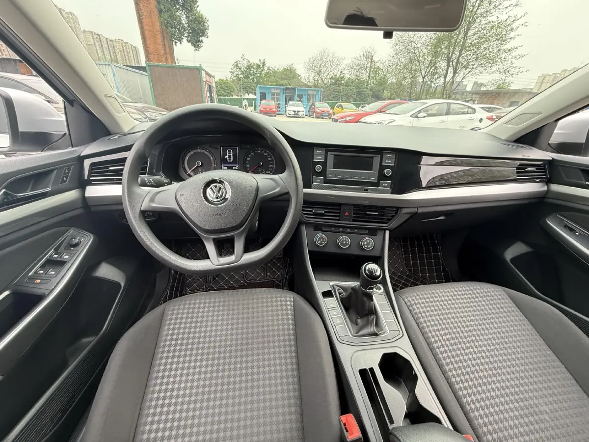 2019 MAXUS XinTu V80 2.5T 136HP L4 6MT,autocango,china used car exporter,china ev exporter,chinese used car exporter,chinese used ev exporter