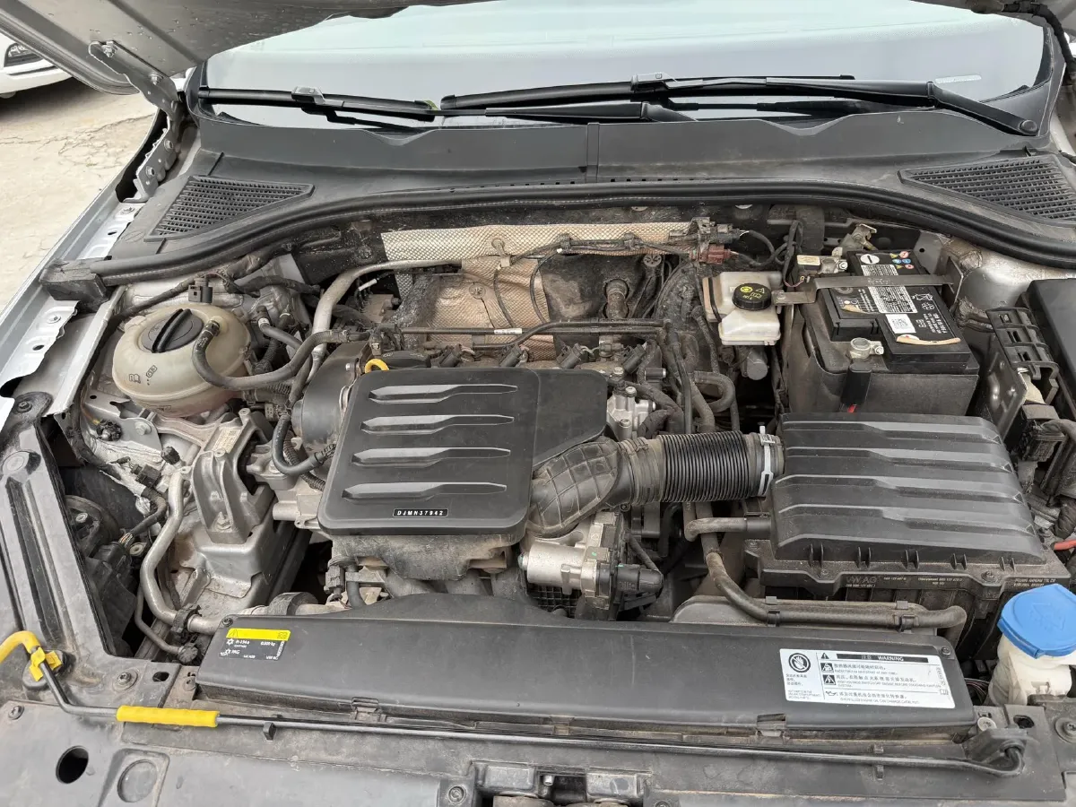 2019 MAXUS XinTu V80 2.5T 136HP L4 6MT,autocango,china used car exporter,china ev exporter,chinese used car exporter,chinese used ev exporter