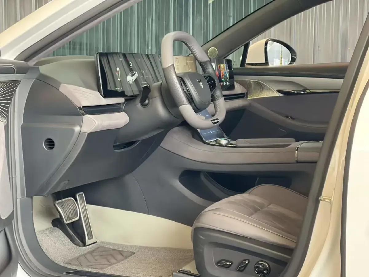 2023 Voyah ZhuiGuang BEV 82.11KWH,autocango,china used car exporter,china ev exporter,chinese used car exporter,chinese used ev exporter