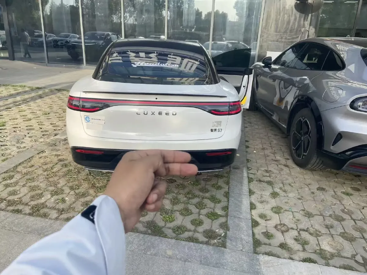 2024 Luxeed S7 BEV 100KWH,autocango,china used car exporter,china ev exporter,chinese used car exporter,chinese used ev exporter