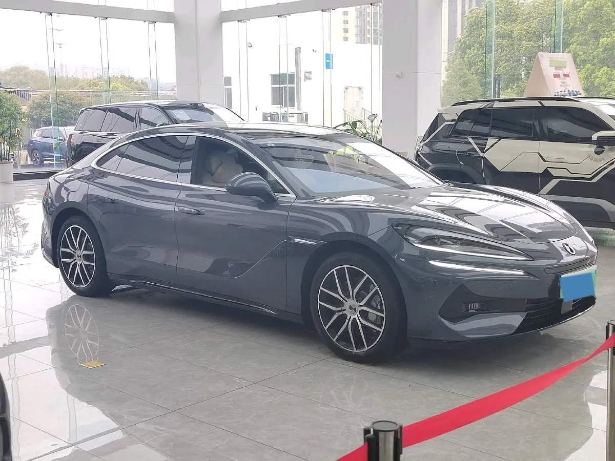 2024 Denza DenzaZ9 2.0T 207HP L4 E-CVT PHEV 38.5KWH,autocango,china used car exporter,china ev exporter,chinese used car exporter,chinese used ev exporter