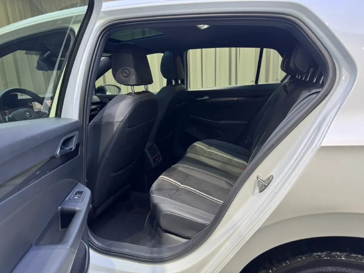 2021 Volkswagen Golf 1.4T 150HP L4 7DCT,autocango,china used car exporter,china ev exporter,chinese used car exporter,chinese used ev exporter