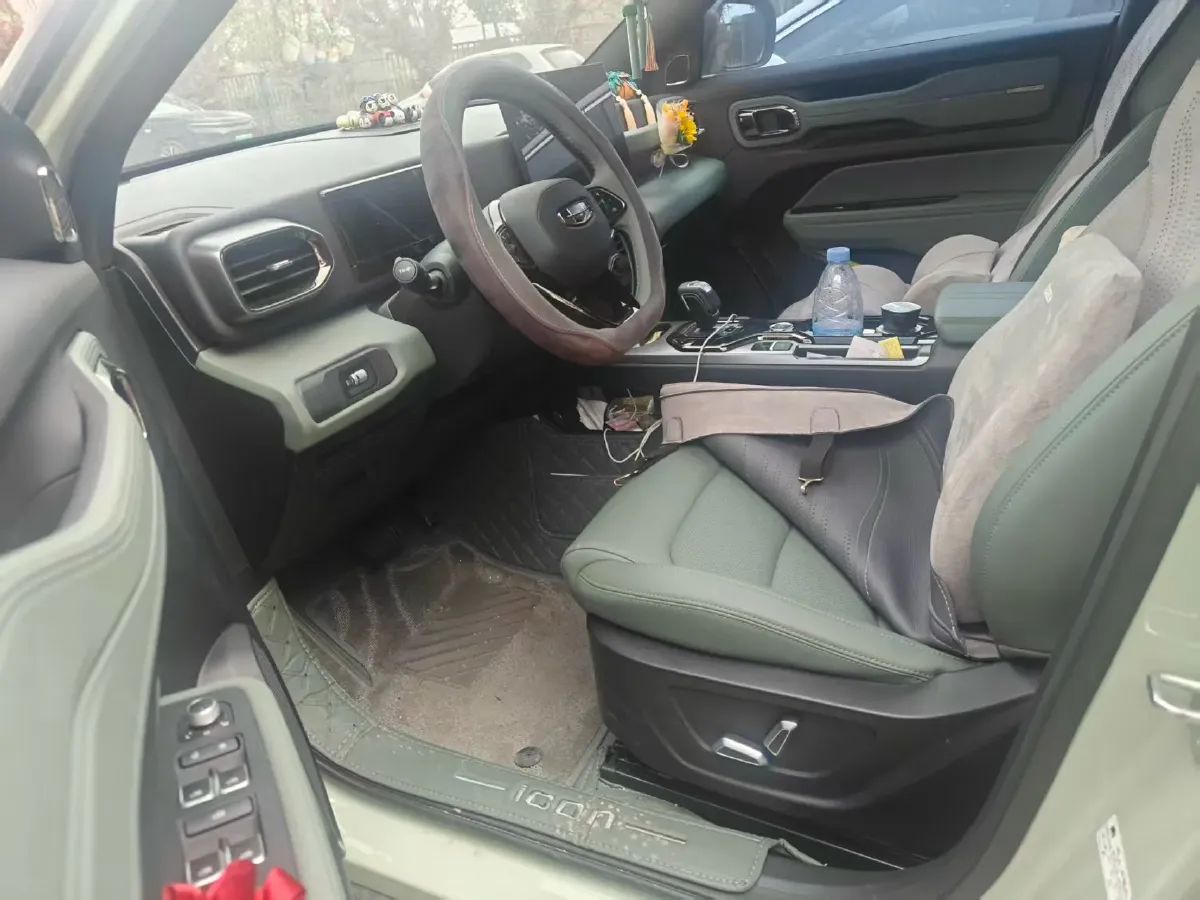 2025 Geely Cowboy 1.5T 181HP L4 7DCT,autocango,china used car exporter,china ev exporter,chinese used car exporter,chinese used ev exporter