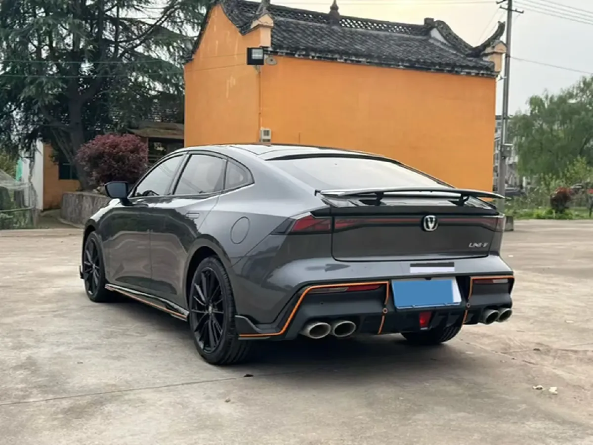 2022 ChangAn UNI-V 1.5T 188HP L4 7DCT,autocango,china used car exporter,china ev exporter,chinese used car exporter,chinese used ev exporter