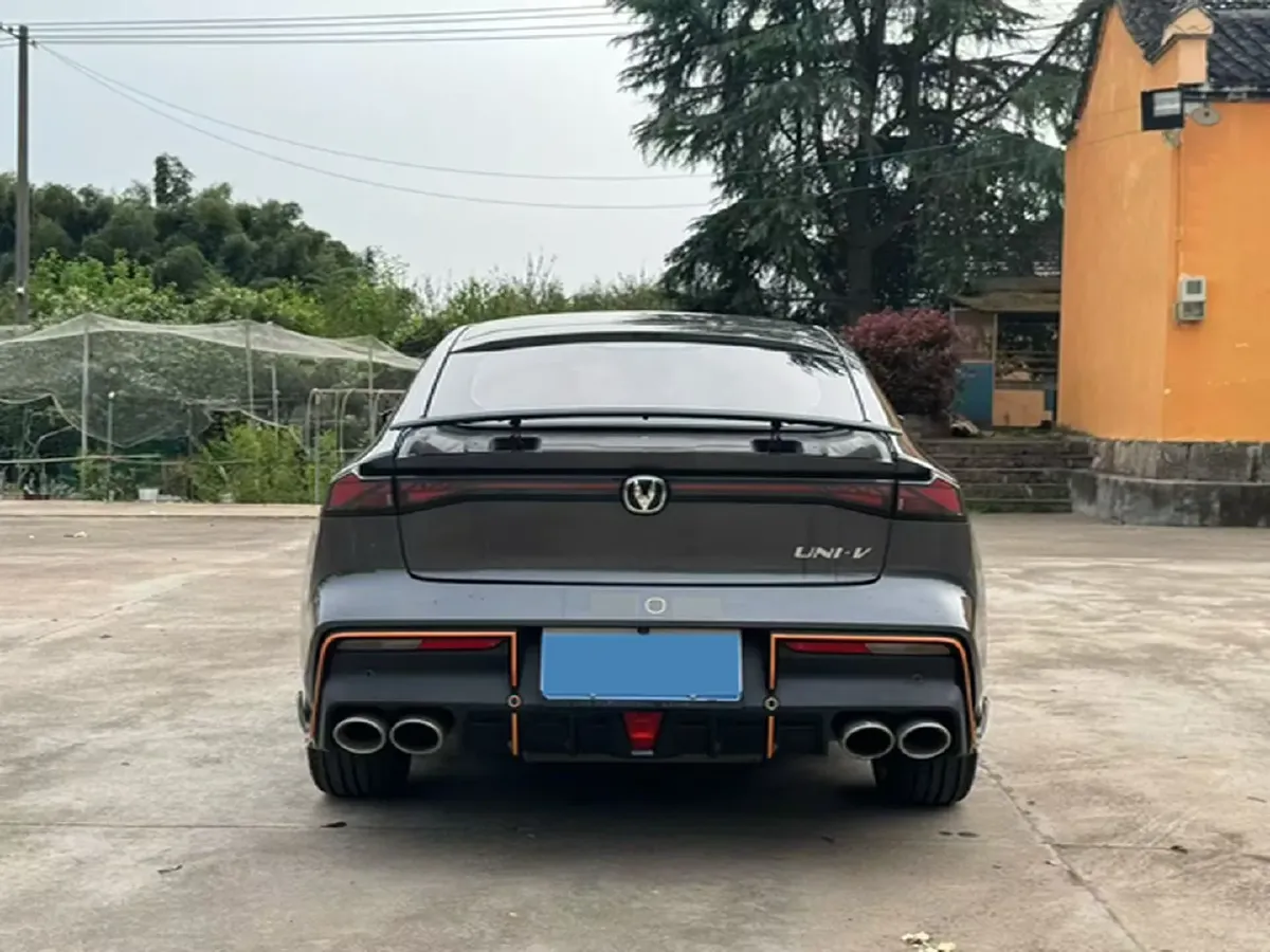 2022 ChangAn UNI-V 1.5T 188HP L4 7DCT,autocango,china used car exporter,china ev exporter,chinese used car exporter,chinese used ev exporter