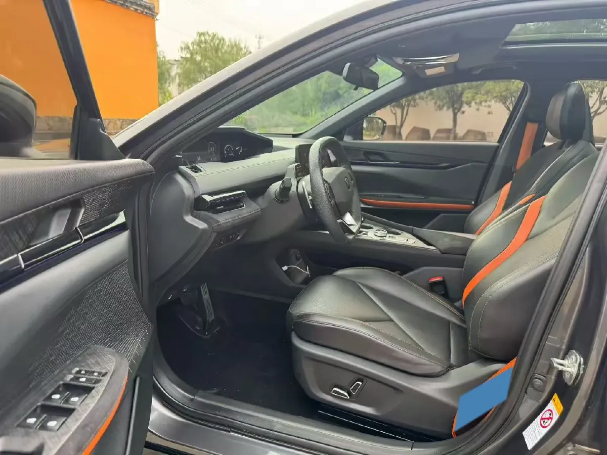 2022 ChangAn UNI-V 1.5T 188HP L4 7DCT,autocango,china used car exporter,china ev exporter,chinese used car exporter,chinese used ev exporter