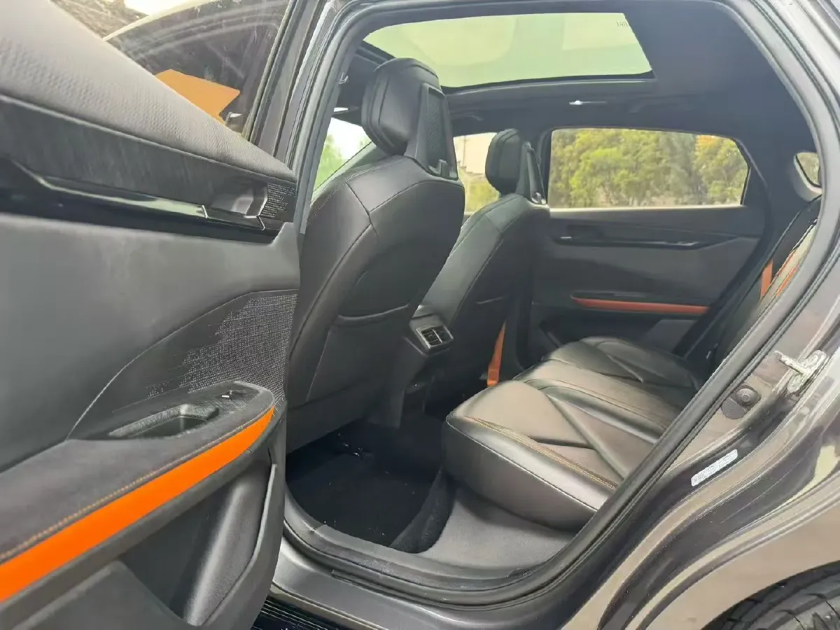 2022 ChangAn UNI-V 1.5T 188HP L4 7DCT,autocango,china used car exporter,china ev exporter,chinese used car exporter,chinese used ev exporter