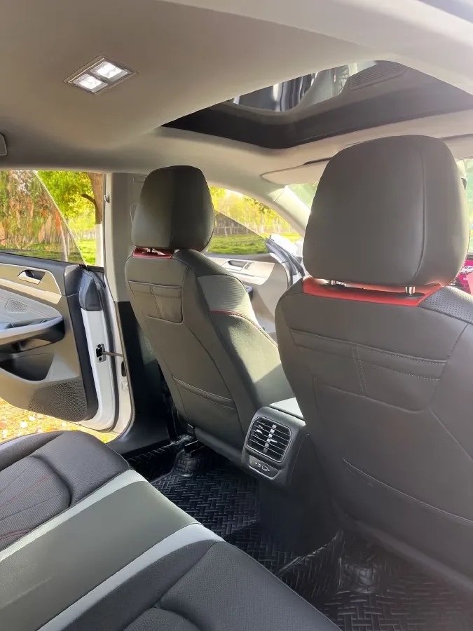 2022 Skoda Superb 2.0T 186HP L4 7DCT,autocango,china used car exporter,china ev exporter,chinese used car exporter,chinese used ev exporter