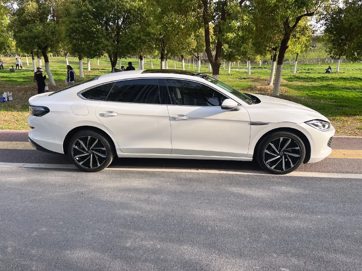 2022 Skoda Superb 2.0T 186HP L4 7DCT,autocango,china used car exporter,china ev exporter,chinese used car exporter,chinese used ev exporter