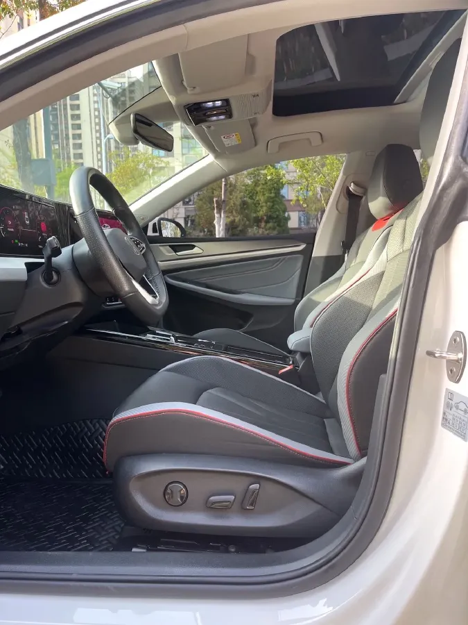 2022 Skoda Superb 2.0T 186HP L4 7DCT,autocango,china used car exporter,china ev exporter,chinese used car exporter,chinese used ev exporter