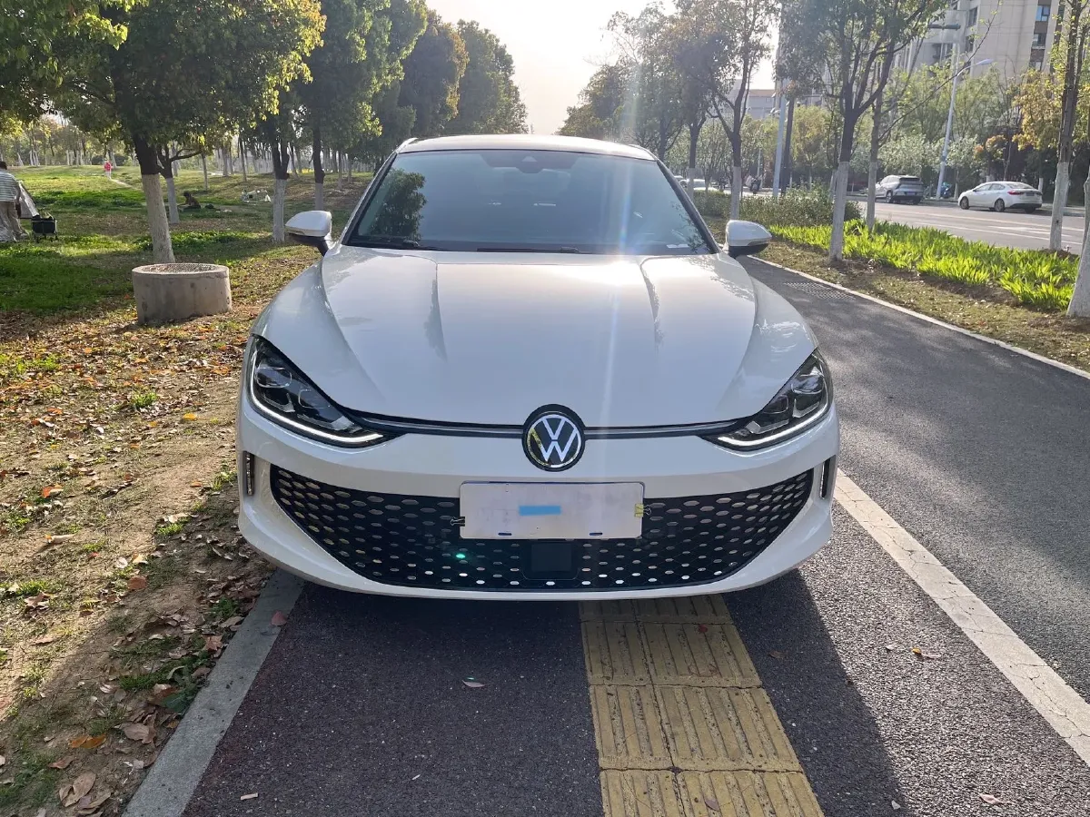 2022 Skoda Superb 2.0T 186HP L4 7DCT,autocango,china used car exporter,china ev exporter,chinese used car exporter,chinese used ev exporter