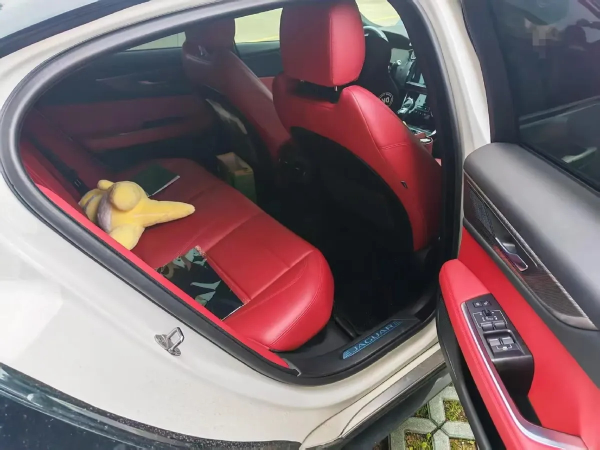 2021 Jaguar XEL 2.0T 200HP L4 8AT,autocango,china used car exporter,china ev exporter,chinese used car exporter,chinese used ev exporter