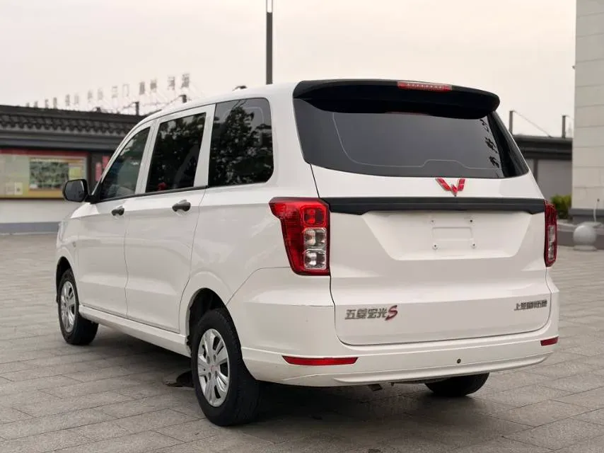 2021 WuLing HongGuang 1.5L 99HP L4 6MT,autocango,china used car exporter,china ev exporter,chinese used car exporter,chinese used ev exporter