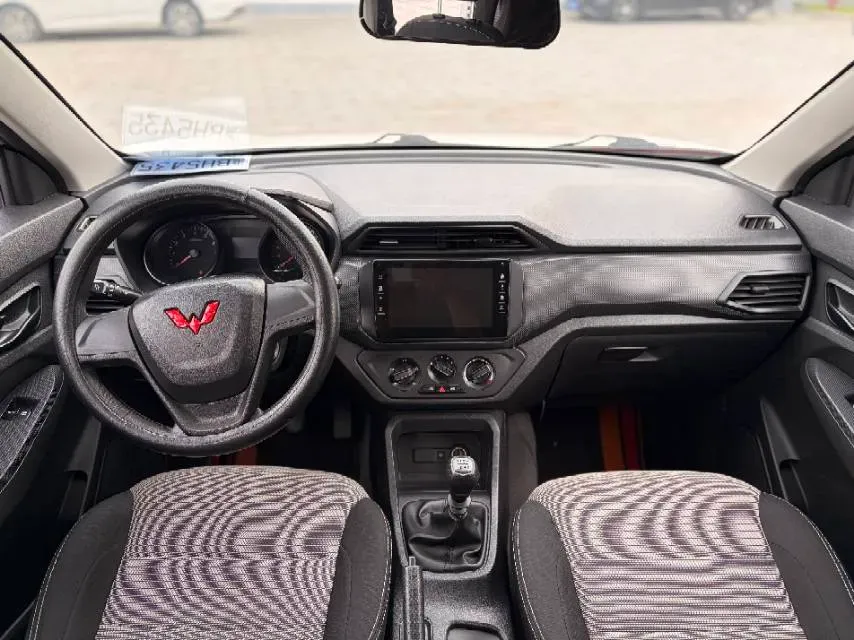 2021 WuLing HongGuang 1.5L 99HP L4 6MT,autocango,china used car exporter,china ev exporter,chinese used car exporter,chinese used ev exporter