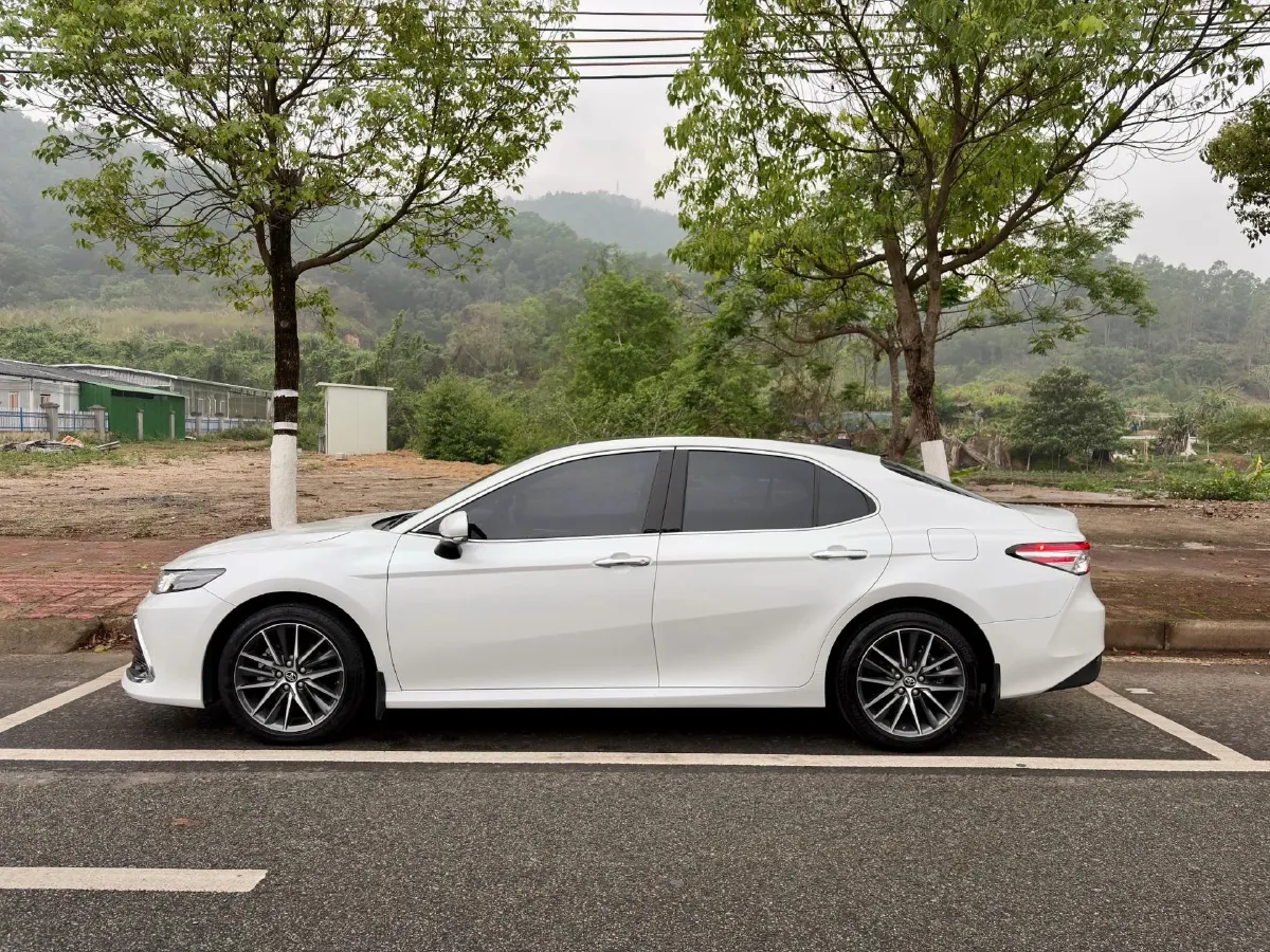 2021 Toyota Camry 2.5L 209HP L4 8AT,autocango,china used car exporter,china ev exporter,chinese used car exporter,chinese used ev exporter