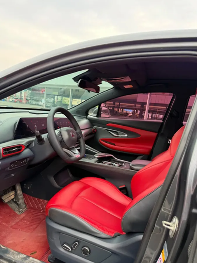 2020 ChangAn UNI-T 1.5T 180HP L4 7DCT,autocango,china used car exporter,china ev exporter,chinese used car exporter,chinese used ev exporter