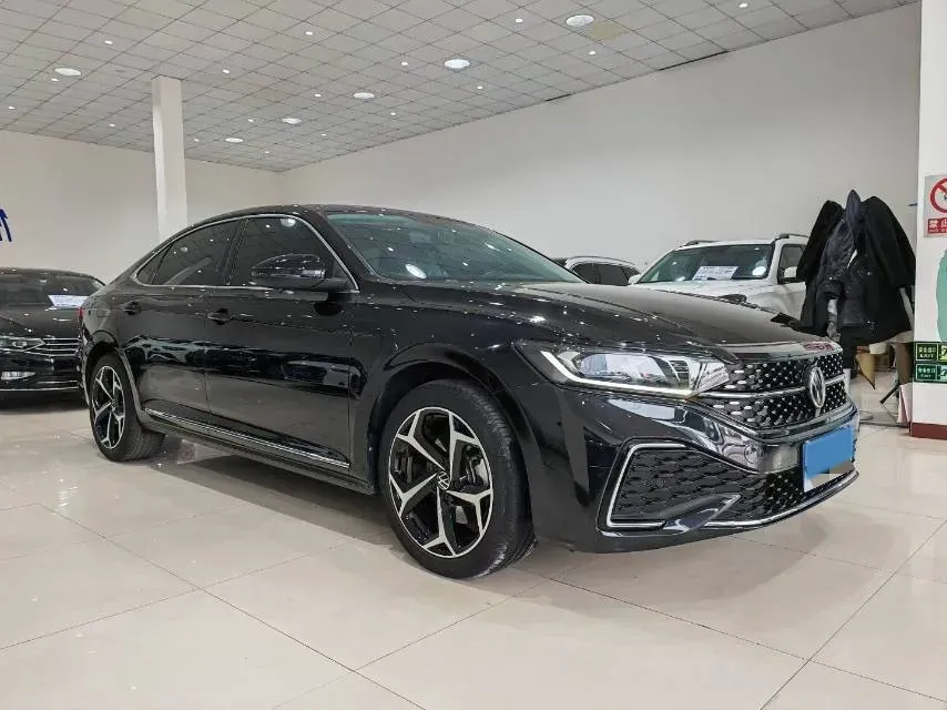 2023 Volkswagen Passat 2.0T 186HP L4 7DCT,autocango,china used car exporter,china ev exporter,chinese used car exporter,chinese used ev exporter