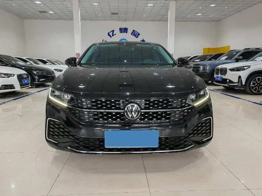 2023 Volkswagen Passat 2.0T 186HP L4 7DCT,autocango,china used car exporter,china ev exporter,chinese used car exporter,chinese used ev exporter
