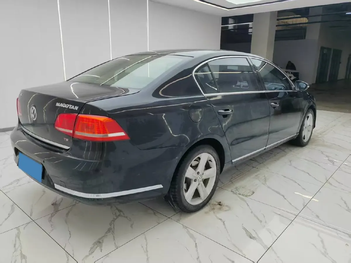 2015 Volkswagen Magotan 2.0T 200HP L4 6DCT,autocango,china used car exporter,china ev exporter,chinese used car exporter,chinese used ev exporter