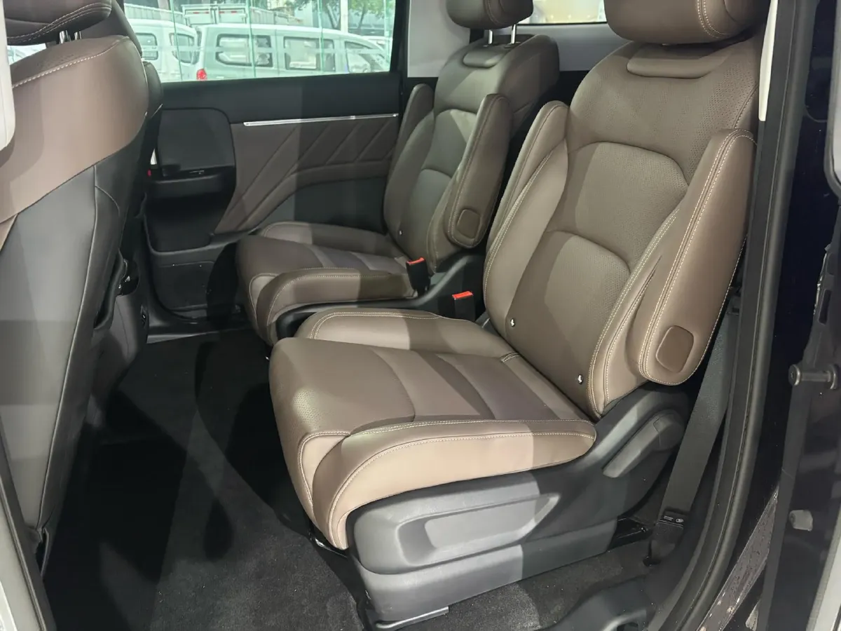2025 WuLing XingGuang 730 1.5T 177HP L4 CVT,autocango,china used car exporter,china ev exporter,chinese used car exporter,chinese used ev exporter