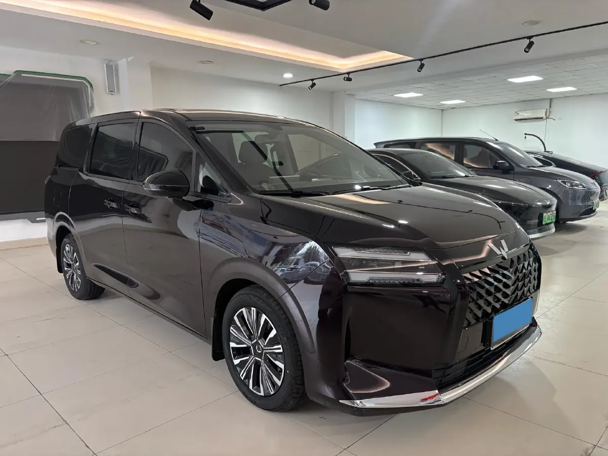 2025 WuLing XingGuang 730 1.5T 177HP L4 CVT,autocango,china used car exporter,china ev exporter,chinese used car exporter,chinese used ev exporter