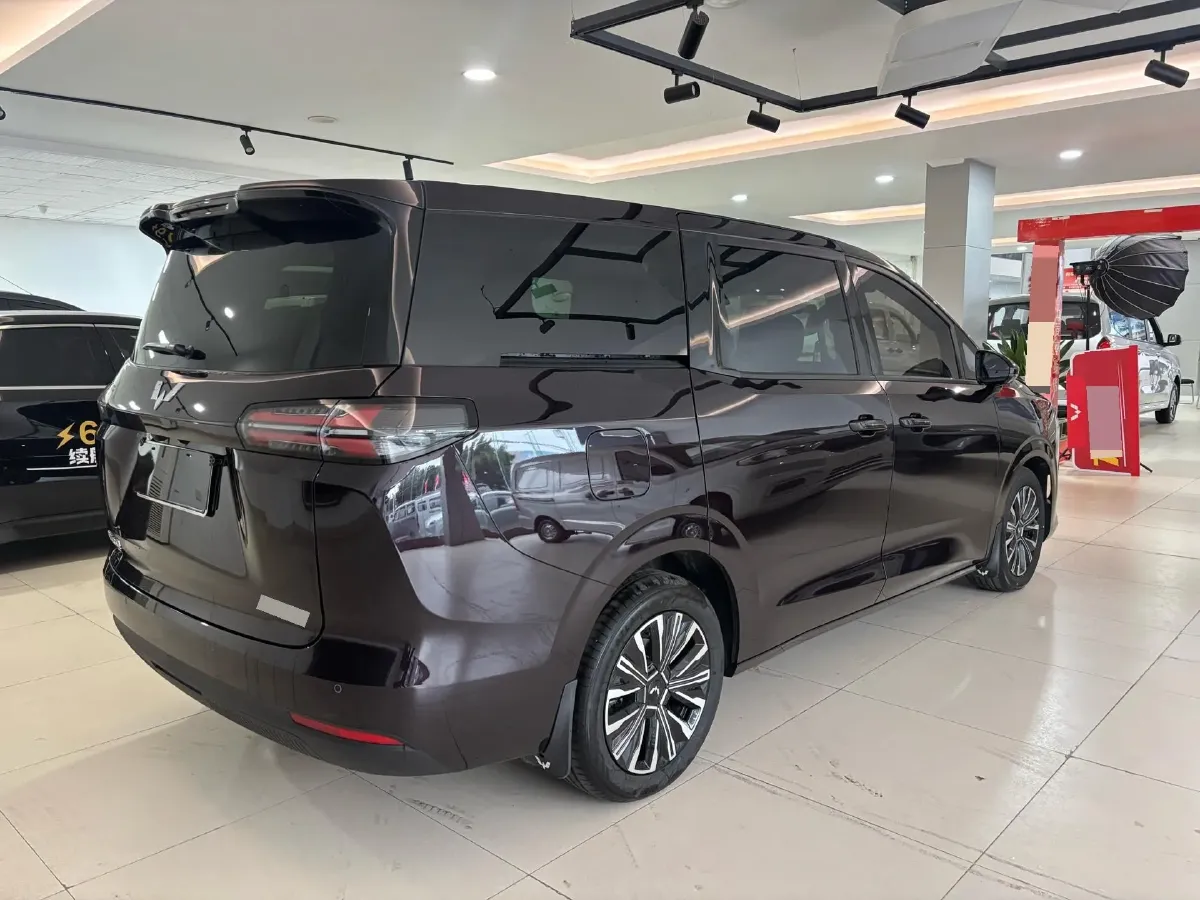 2025 WuLing XingGuang 730 1.5T 177HP L4 CVT,autocango,china used car exporter,china ev exporter,chinese used car exporter,chinese used ev exporter