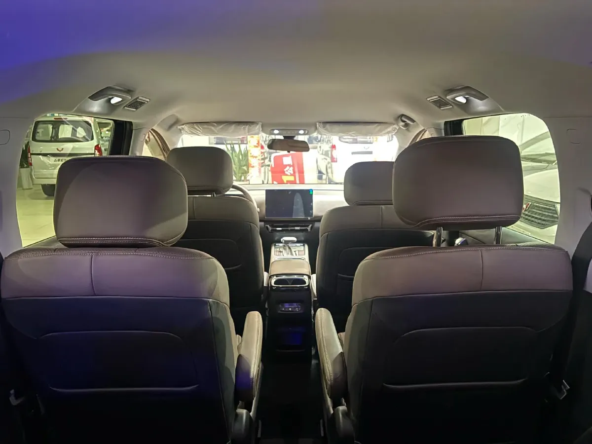 2025 WuLing XingGuang 730 1.5T 177HP L4 CVT,autocango,china used car exporter,china ev exporter,chinese used car exporter,chinese used ev exporter