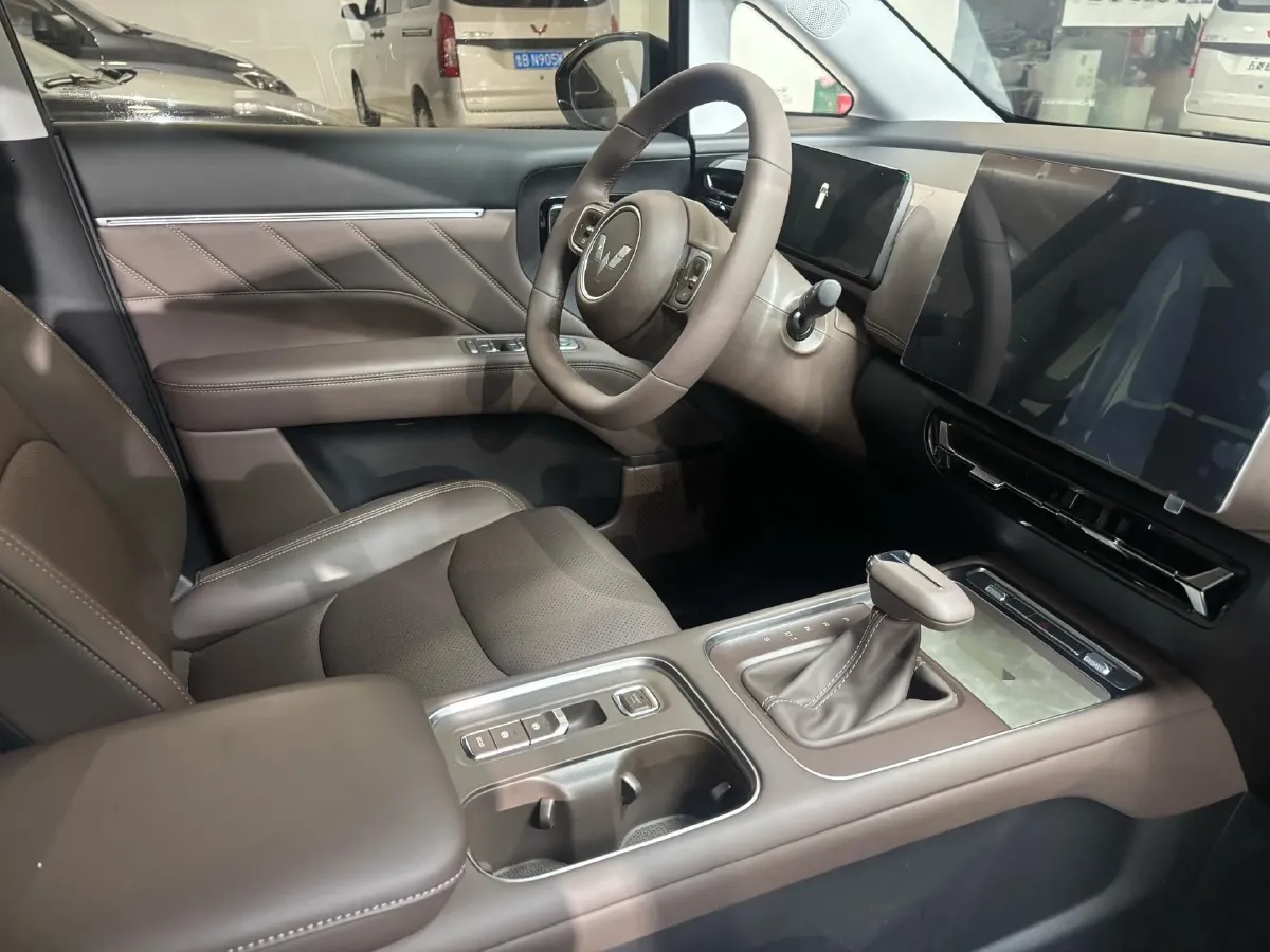 2025 WuLing XingGuang 730 1.5T 177HP L4 CVT,autocango,china used car exporter,china ev exporter,chinese used car exporter,chinese used ev exporter