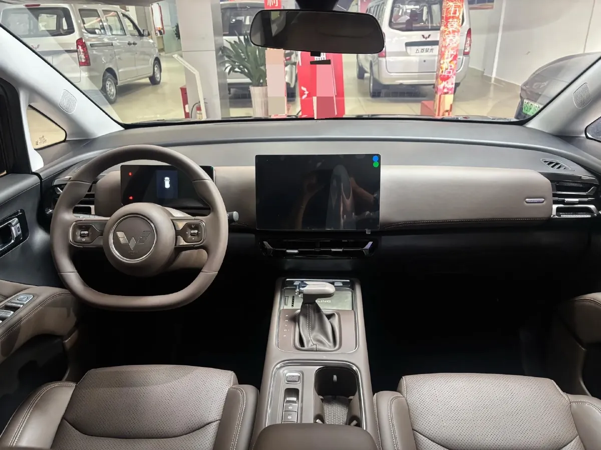 2025 WuLing XingGuang 730 1.5T 177HP L4 CVT,autocango,china used car exporter,china ev exporter,chinese used car exporter,chinese used ev exporter