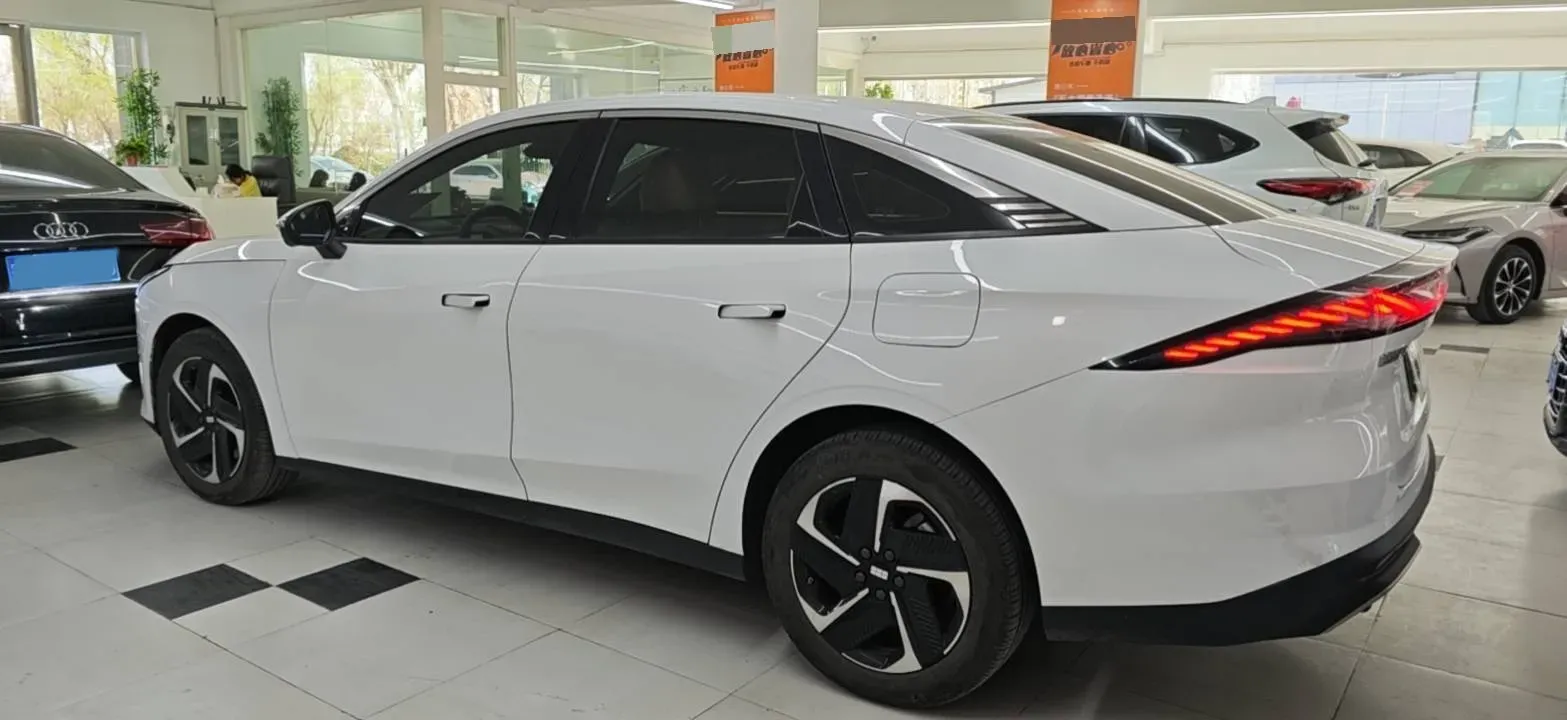 2023 Geely Galaxy L6 1.5T 163HP L4 3DHT PHEV,autocango,china used car exporter,china ev exporter,chinese used car exporter,chinese used ev exporter