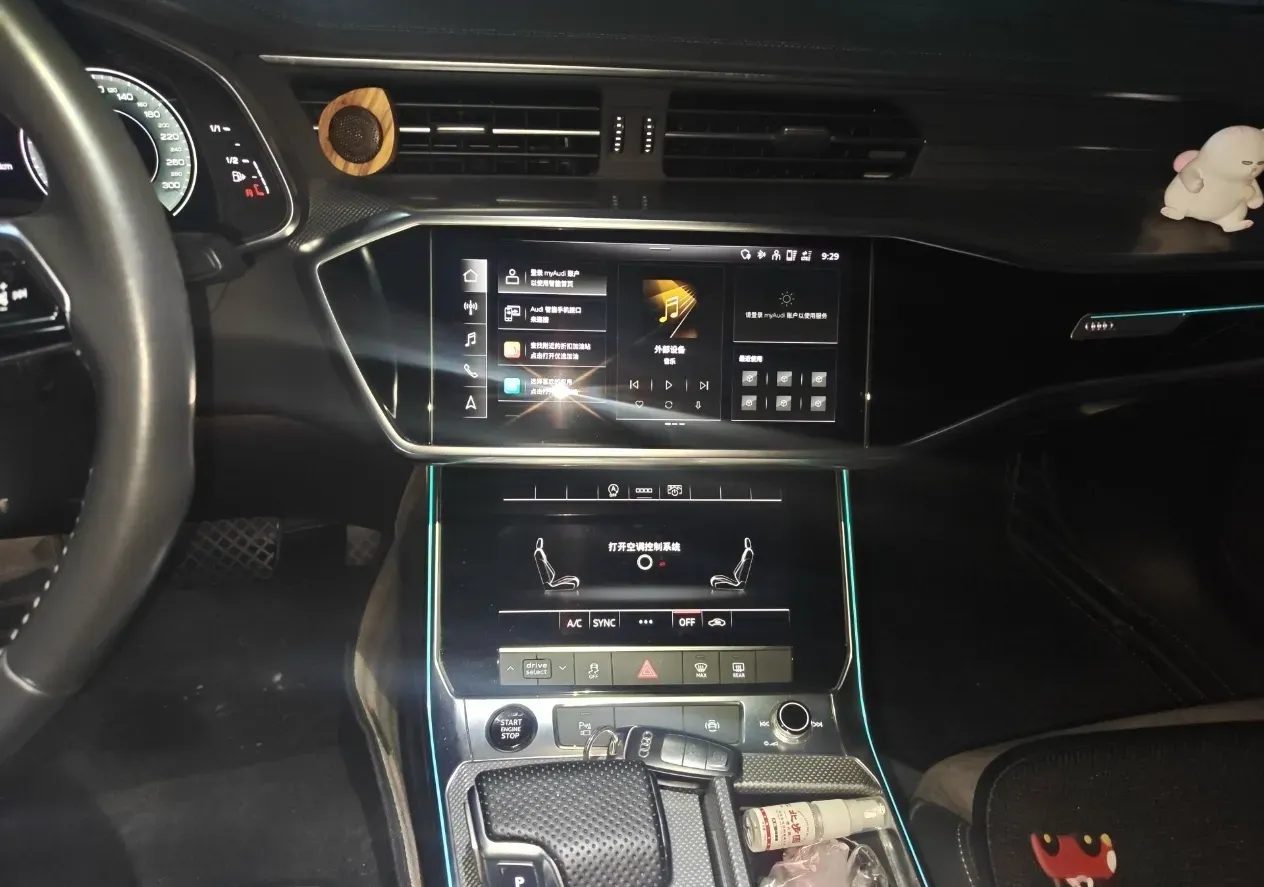 2021 Audi A6L 2.0T 190HP L4 7DCT,autocango,china used car exporter,china ev exporter,chinese used car exporter,chinese used ev exporter