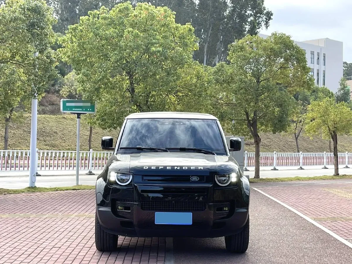2023 Land Rover Defender 2.0T 300HP L4 8AT,autocango,china used car exporter,china ev exporter,chinese used car exporter,chinese used ev exporter
