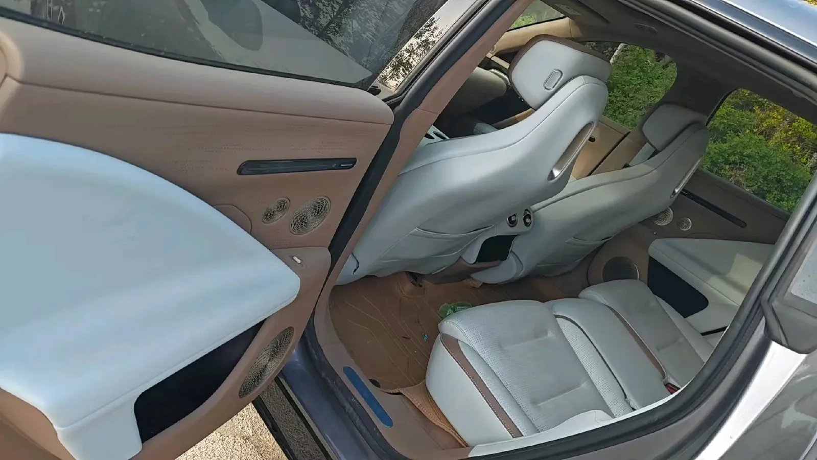 2024 Avatr 07 BEV 82.16KWH,autocango,china used car exporter,china ev exporter,chinese used car exporter,chinese used ev exporter